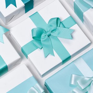 ribbon gift packing